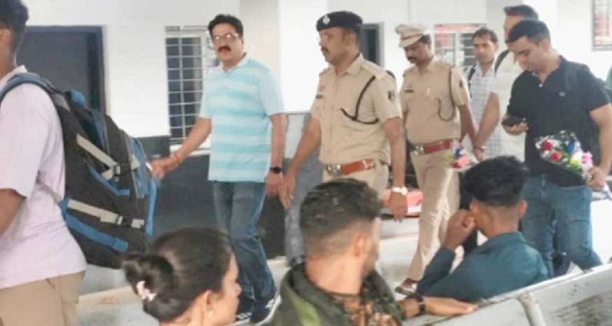 नौगई तिहरे हत्याकांड की जांच करने घटनास्थल पर पहुंची सीबीआई की टीम