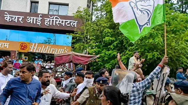 रायपुर में बीजेपी के प्रदर्शन के दौरान झड़प, कांग्रेस के 12 नेताओं पर FIR, भूपेश ने कहा: हद में रहिये भाजपा वालों