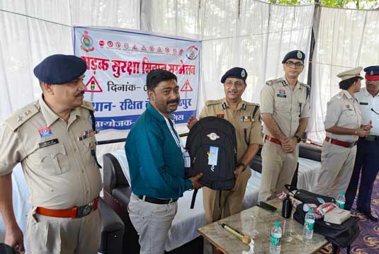 सड़क दुर्घटनाओं में घायलों की गोल्डन ऑवर जान बचाने वाले नागरिकों को मिली 25-25 हजार रूपये की प्रोत्साहन राशि